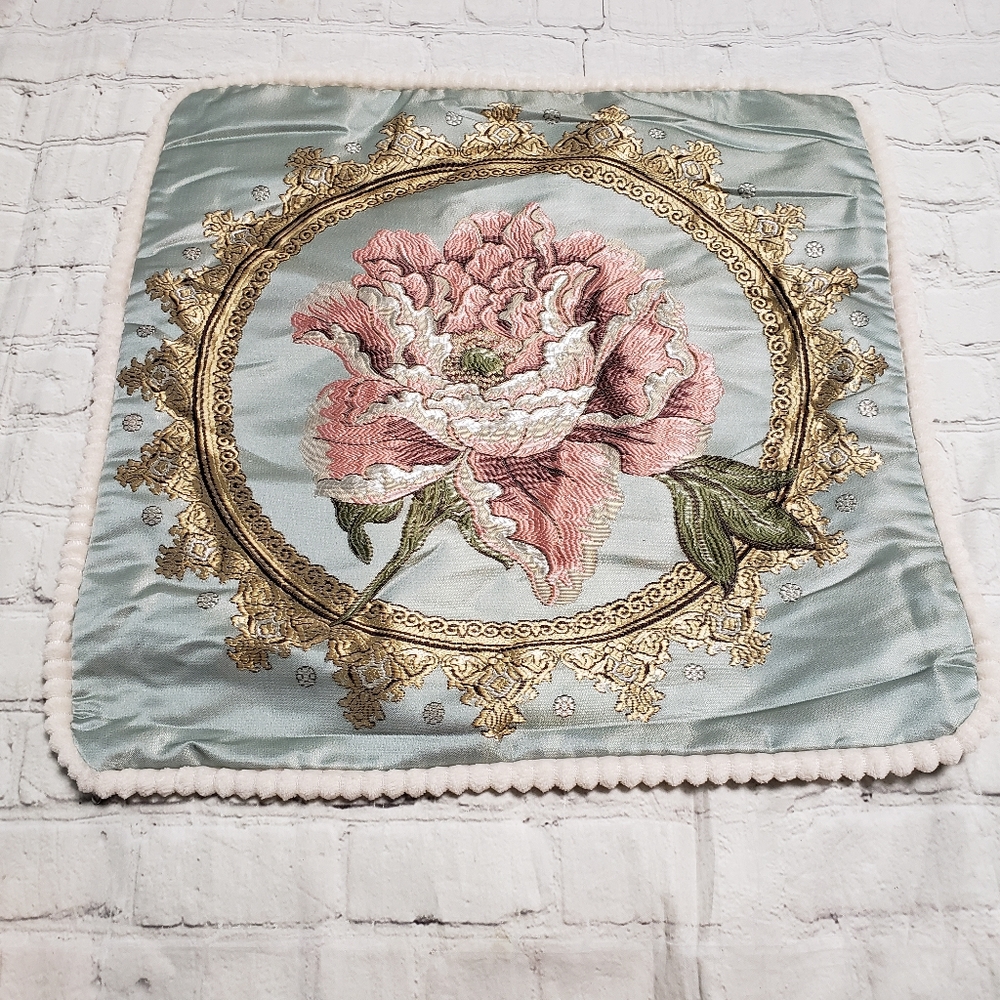Live well pillow cover.